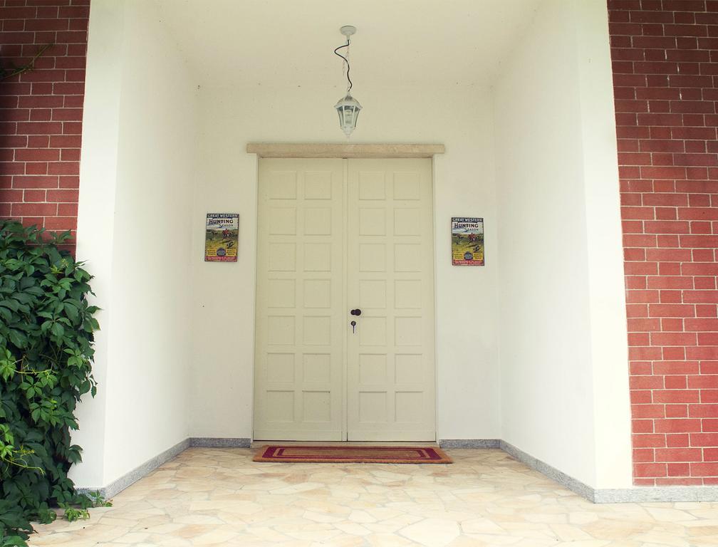 B&B "La Riviera" Arignano Bagian luar foto